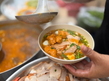 20.000 - 30.000 đồng chỉ đủ xôi, bánh mì: Bữa sáng ở TP.HCM ngày càng đắt đỏ?