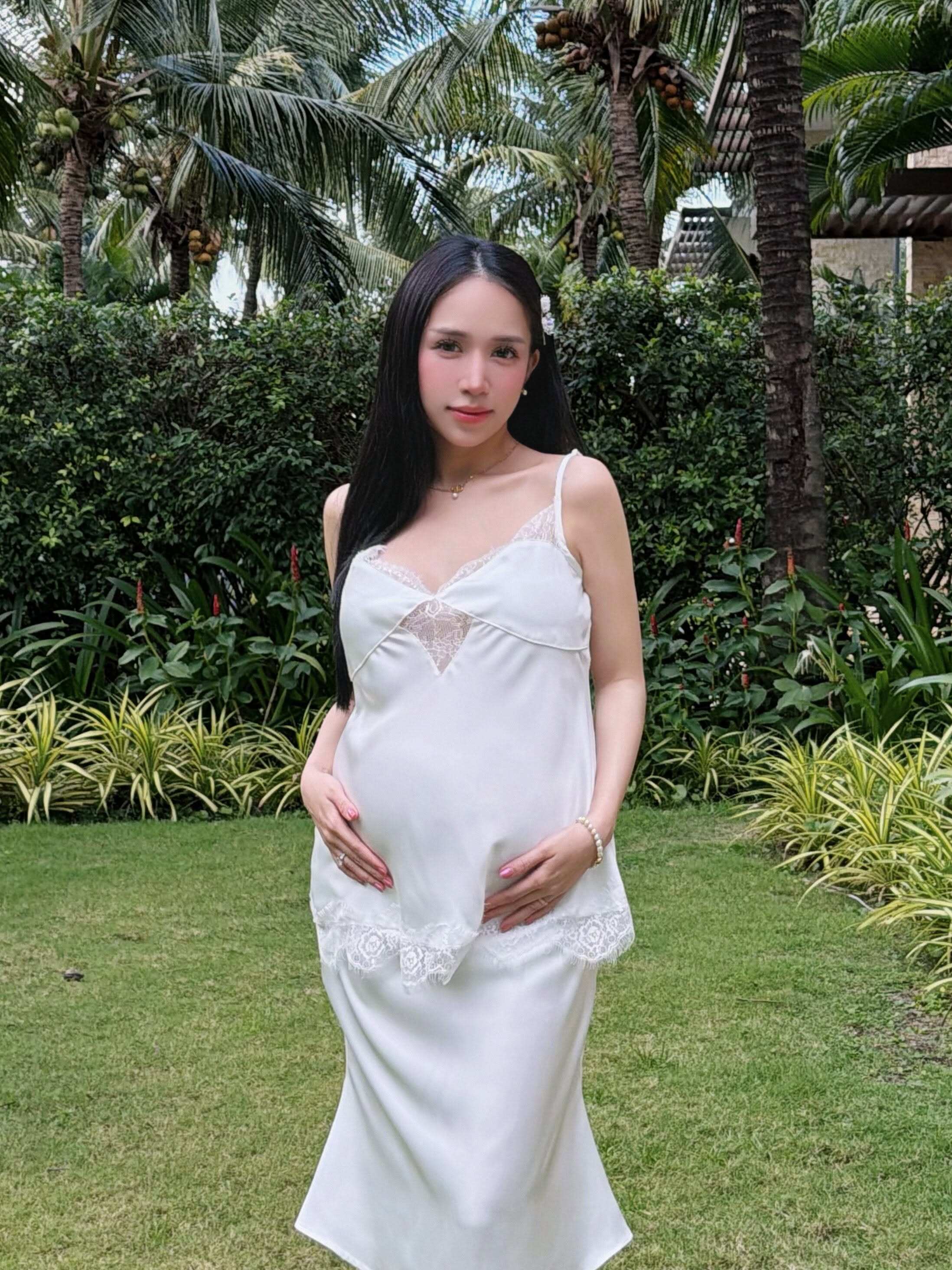 Tiểu thư Sài thành diện áo tắm khoe bụng bầu vượt mặt, ở biệt thự bề thế, chồng thiếu gia chiều như amp;#34;công chúaamp;#34; - 9