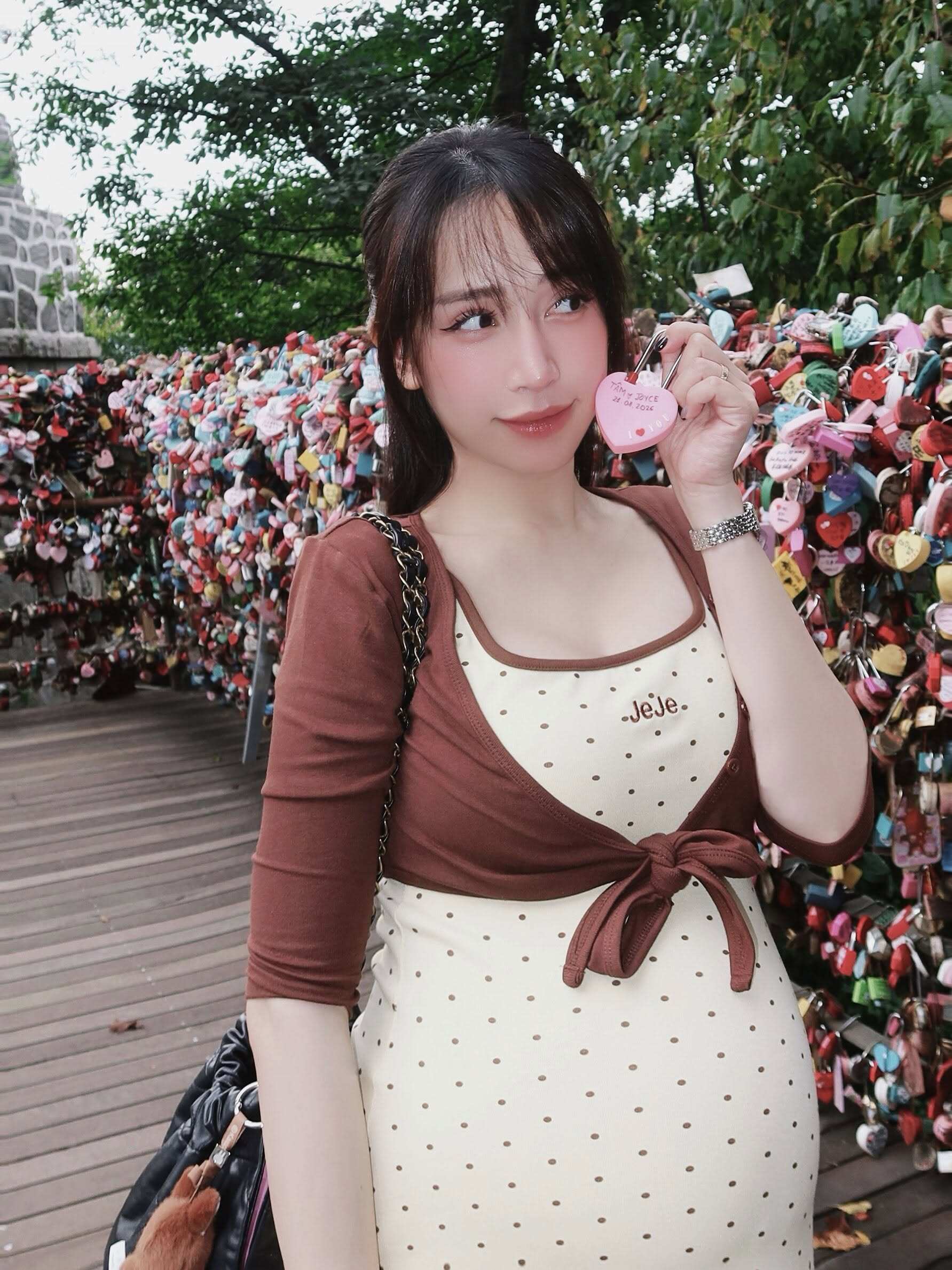 Gu thời trang của Joyce Phạm khi mang bầu lần 5.