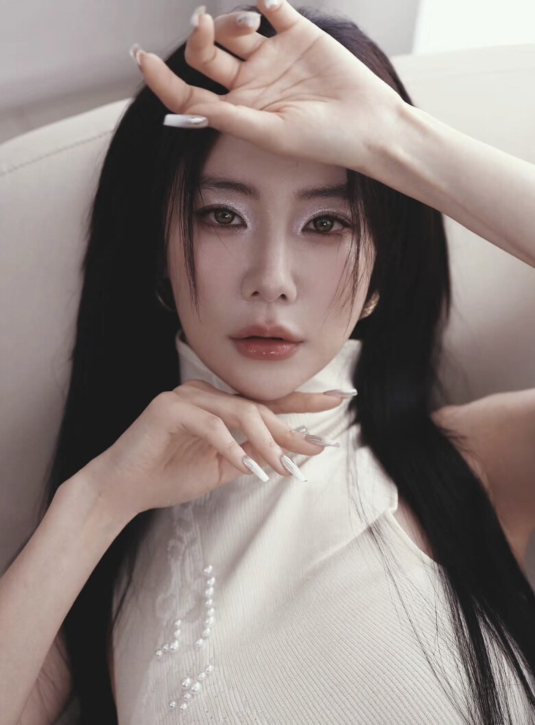 Mỹ nhân 8X nổi tiếng sau vai phụ trong bộ phim Five Senses of Eros năm 2009.