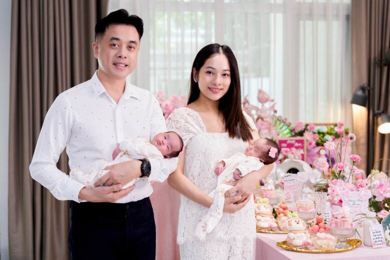 Đi thi hát rồi cưới luôn giám đốc âm nhạc, mỹ nhân Hải Phòng đẻ liên tiếp 2 cặp song sinh, đặt tên 4 con rất ấn tượng - 1