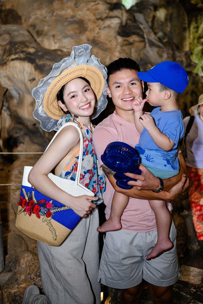 Học trường quốc tế 100 triệu/năm, con trai Quang Hải được bố mẹ đưa đi dã ngoại, Chu Thanh Huyền được khen giản dị vẫn xinh - 6