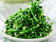 Yêu con - Loại rau tốt trên thế giới đạt 100 điểm tuyệt đối ở Việt Nam lại rẻ bèo, mọc đầy ao ruộng, giàu canxi cho trẻ