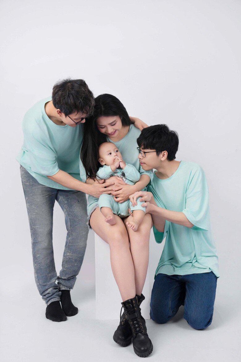 Người đẹp Hải Phòng làm mẹ đơn thân phải lòng chàng Việt kiều ở lớp học, đưa con riêng sang Đức sống hạnh phúc - 4