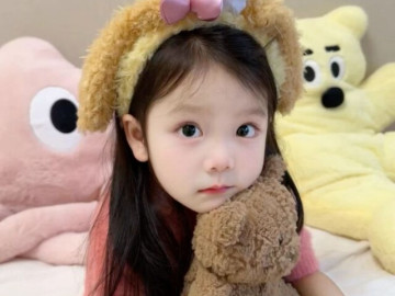 Yêu con - Ông nội đặt tên cho cháu gái ý nghĩa là Nguyễn Thị Thông Minh, mẹ bé đổi một chữ thành tên khác ấn tượng hơn