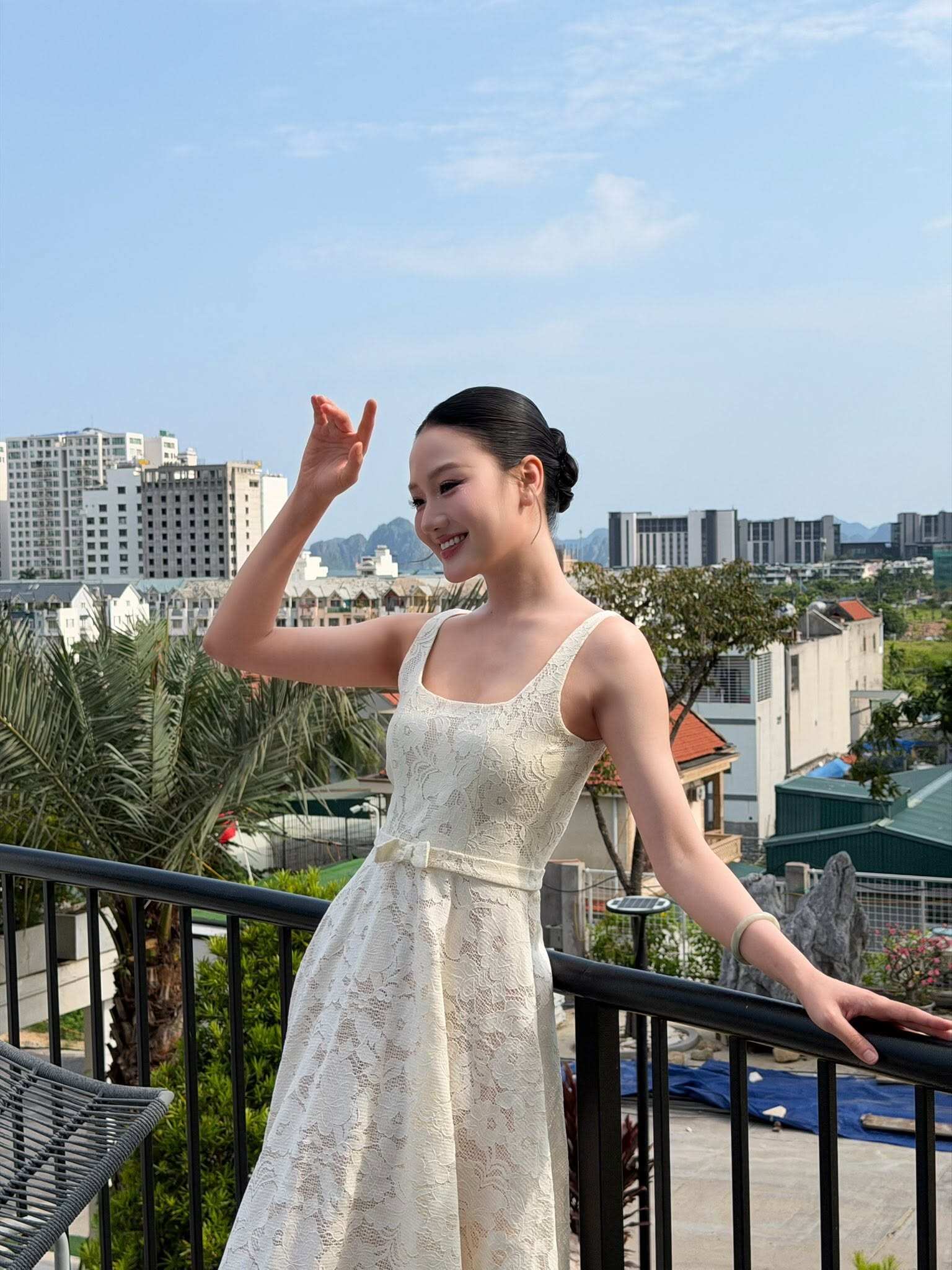 Mỹ nhân Thái Bình diện đồ bơi khoe da trắng nõn như amp;#34;bông bưởiamp;#34;, 26 tuổi đang học thạc sĩ, đam mê nghệ thuật - 4