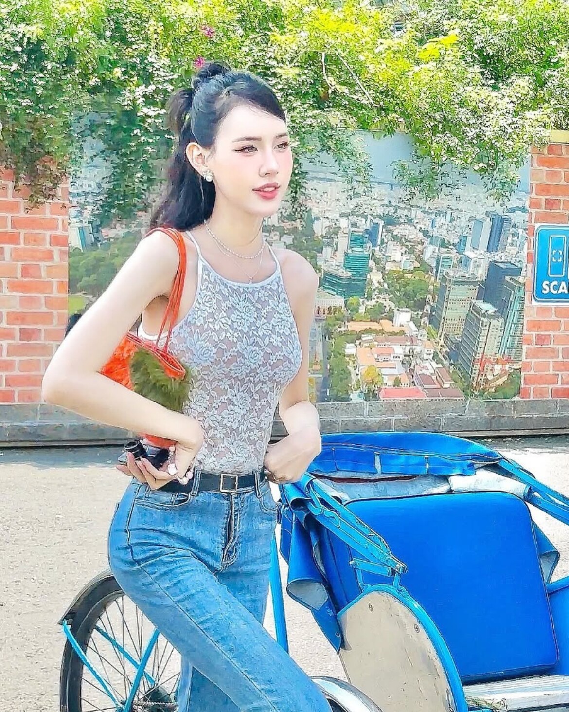 Hoa hậu Việt từng làm đủ nghề mưu sinh nay amp;#34;phá kénamp;#34; ngoạn mục, chăm diện đồ kiệm vải khoe dáng đẹp nao lòng - 9