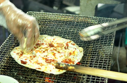 Bánh tráng nướng mới lạ phố Hàng Tre - 2