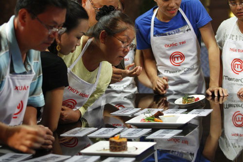 Thí sinh MasterChef VN bộc lộ điểm yếu - 7